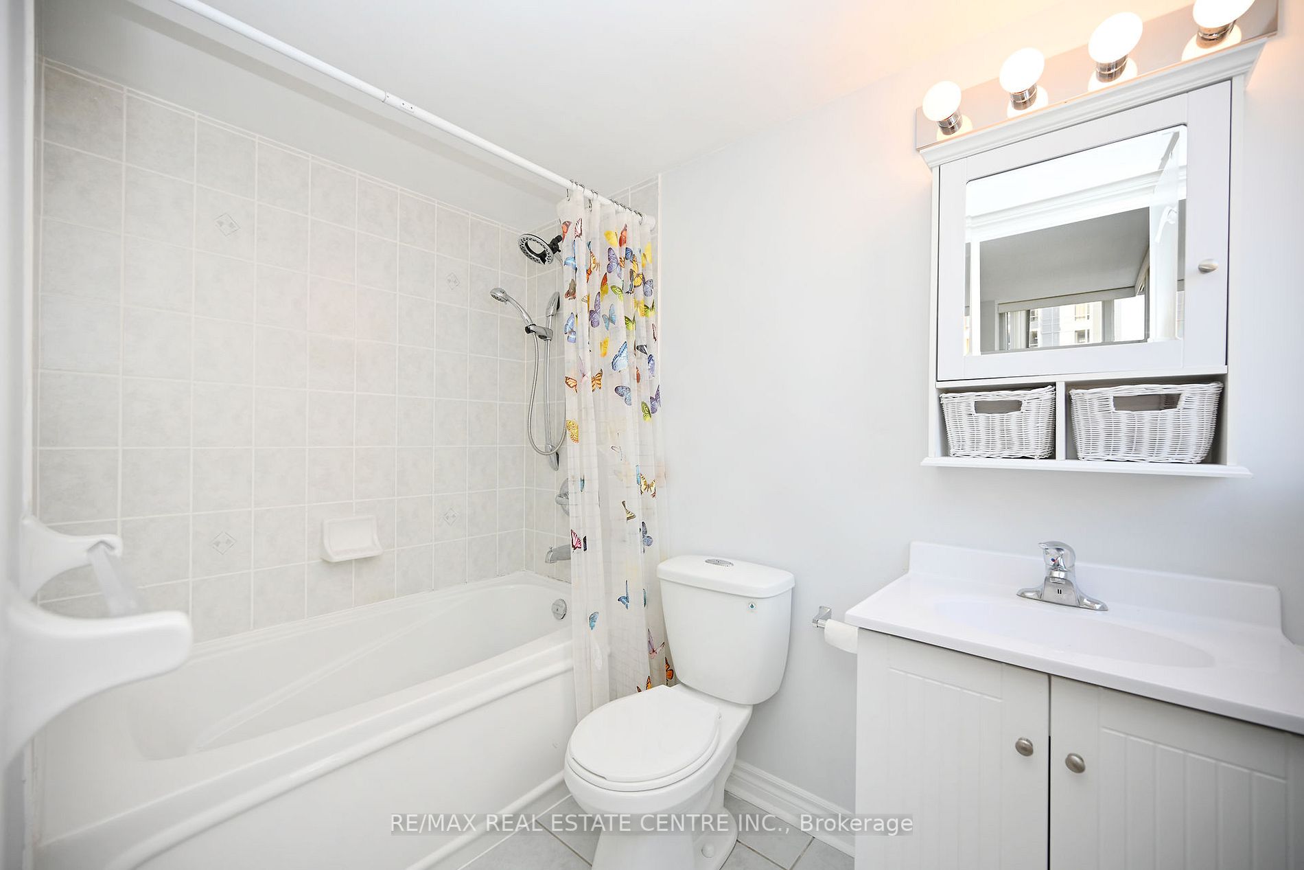 4080 Living Arts Dr, #805