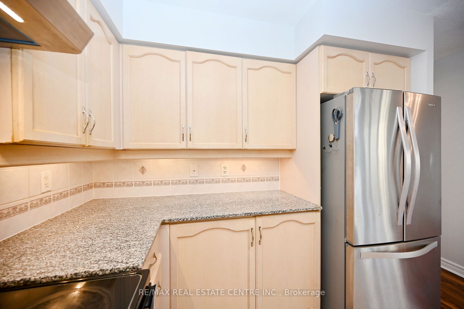 4080 Living Arts Dr, #805