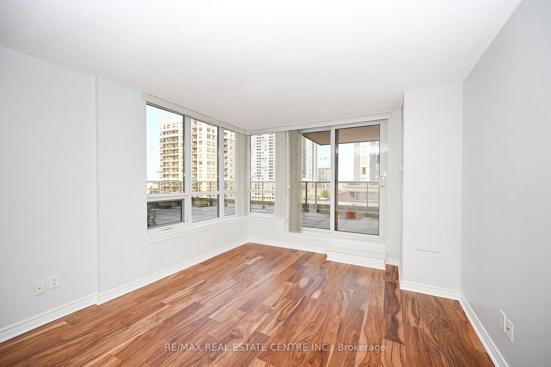 4080 Living Arts Dr, #805