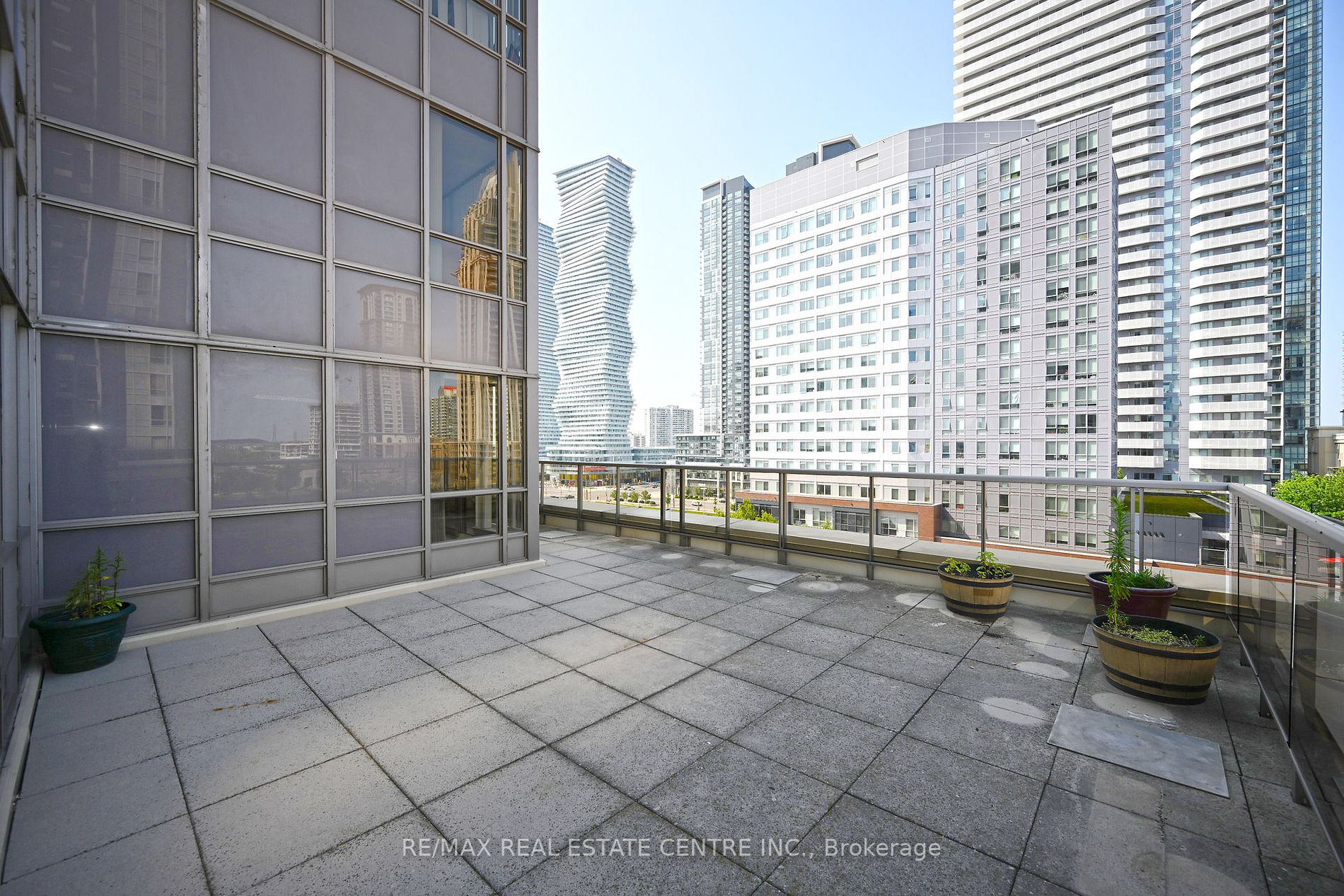 4080 Living Arts Dr, #805