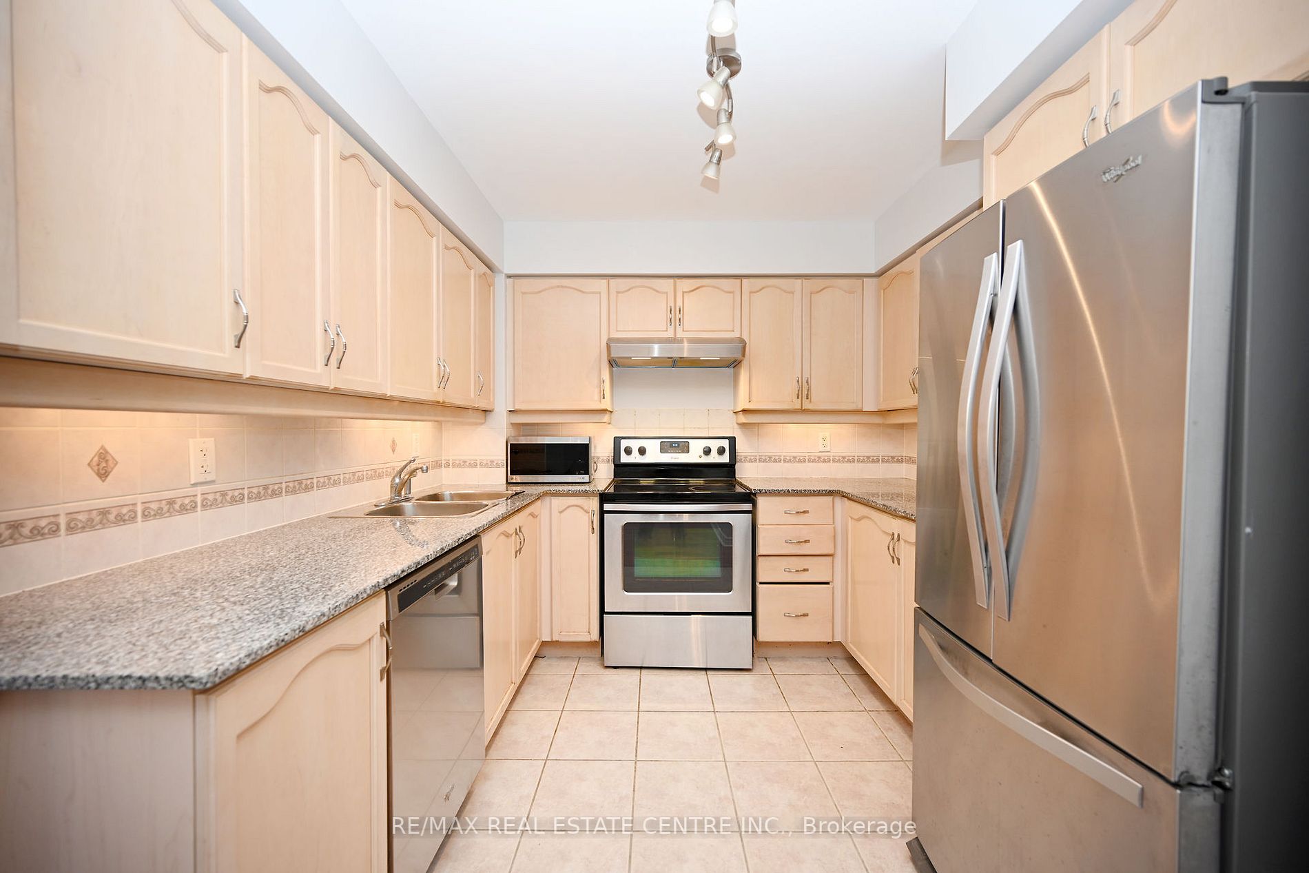 4080 Living Arts Dr, #805