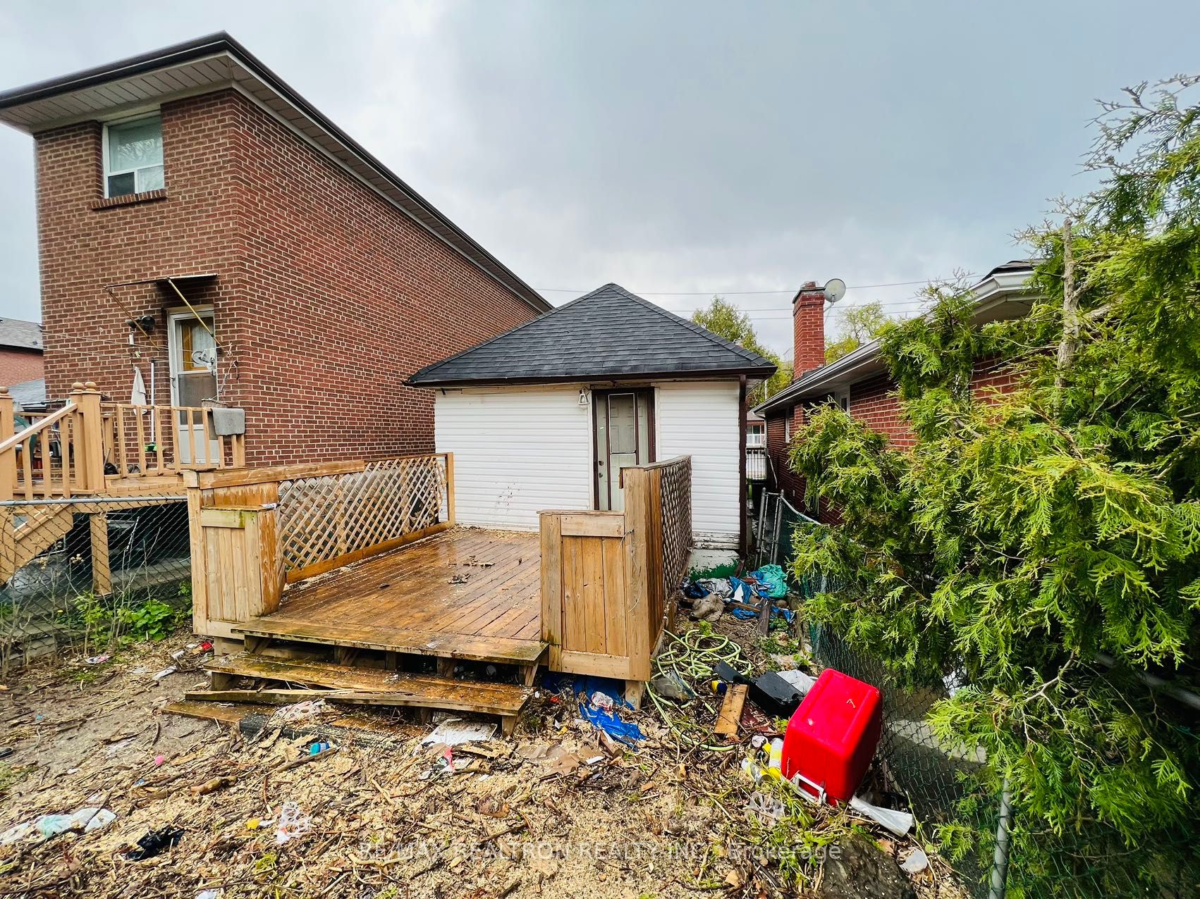70 Dunraven Dr
