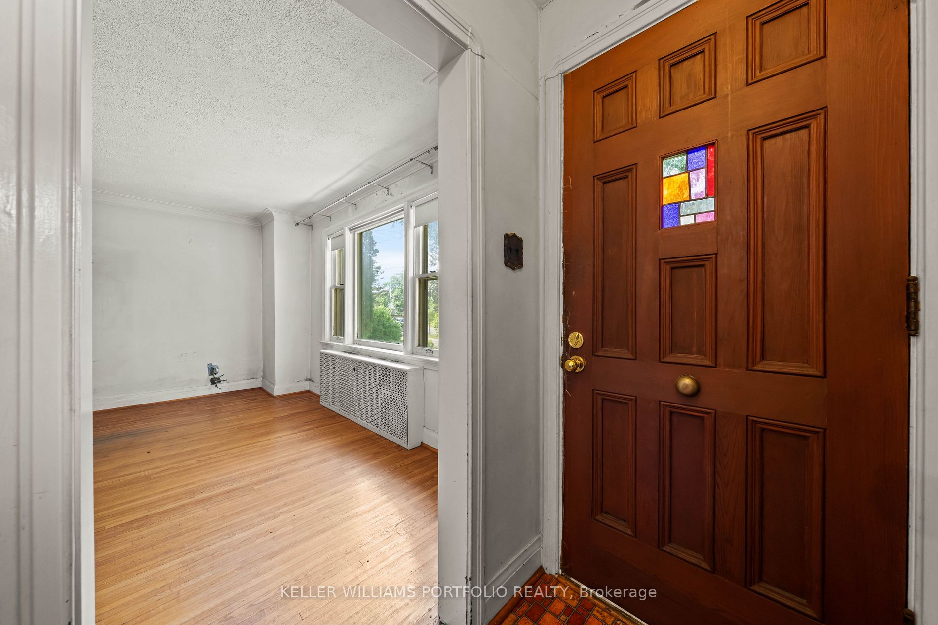 1113 Royal York Rd