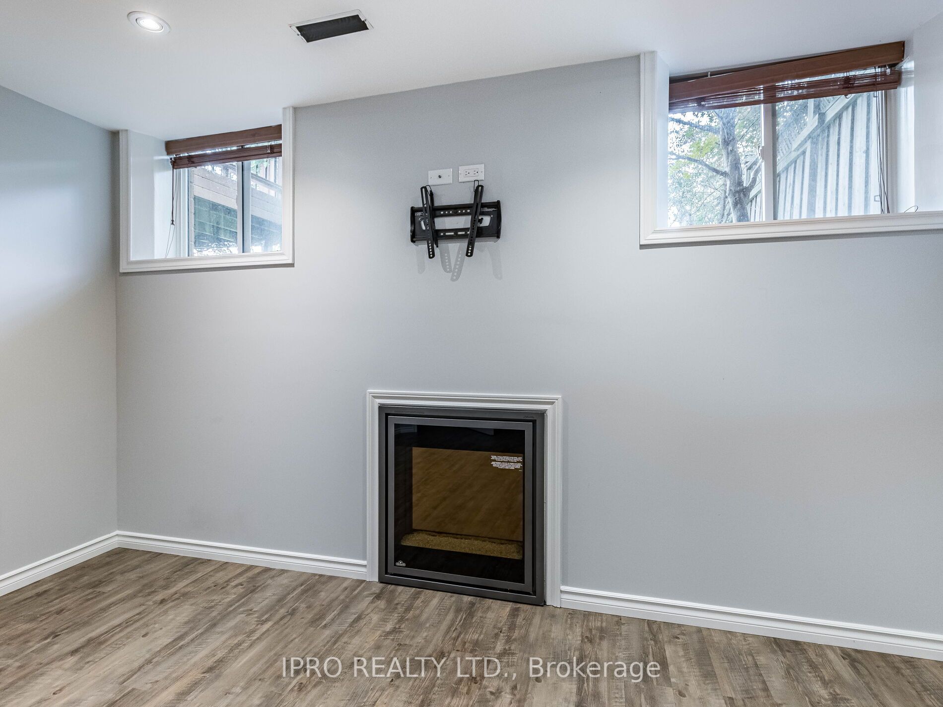 801 Ferguson Dr