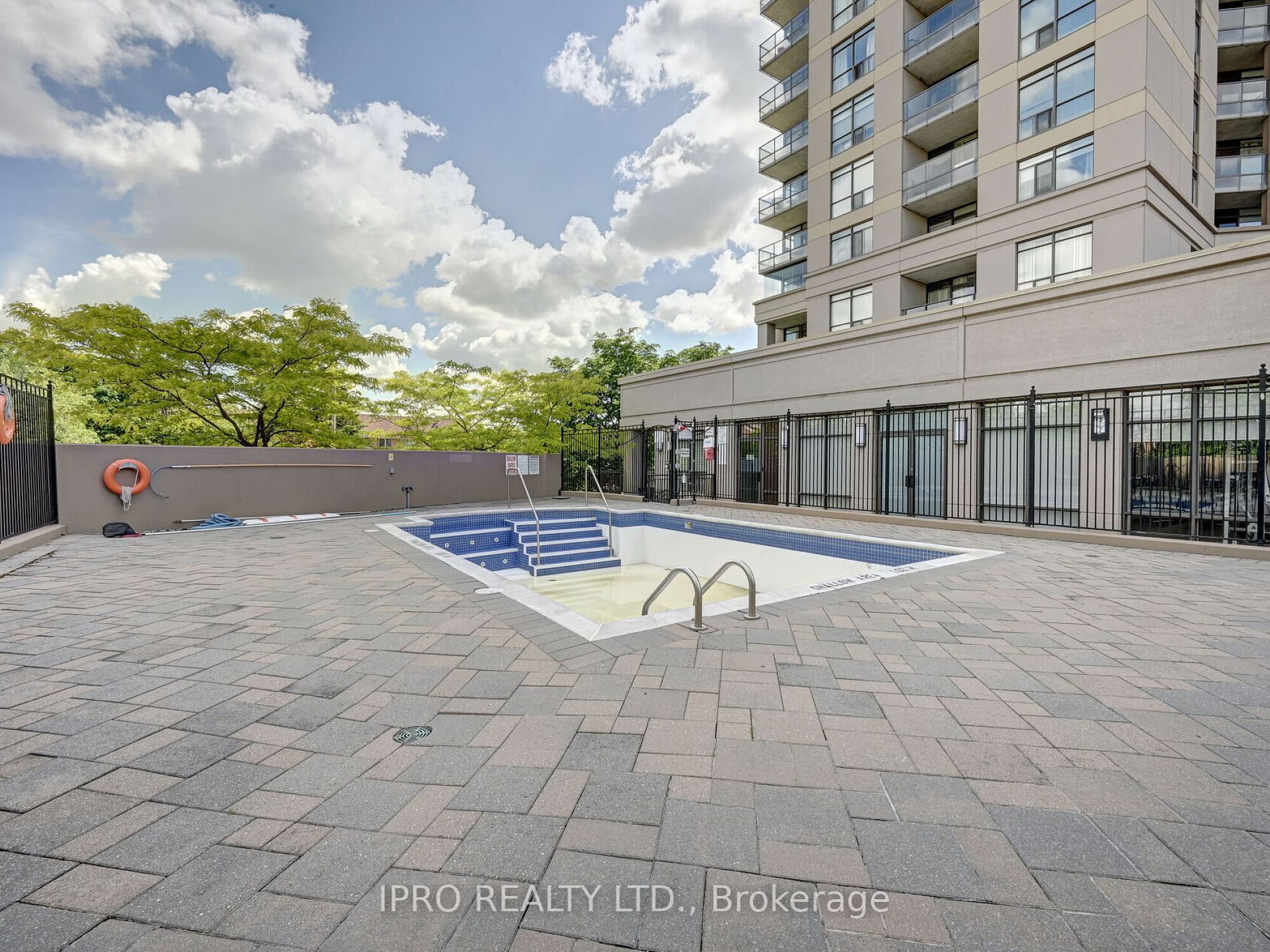 220 Forum Dr, #1012
