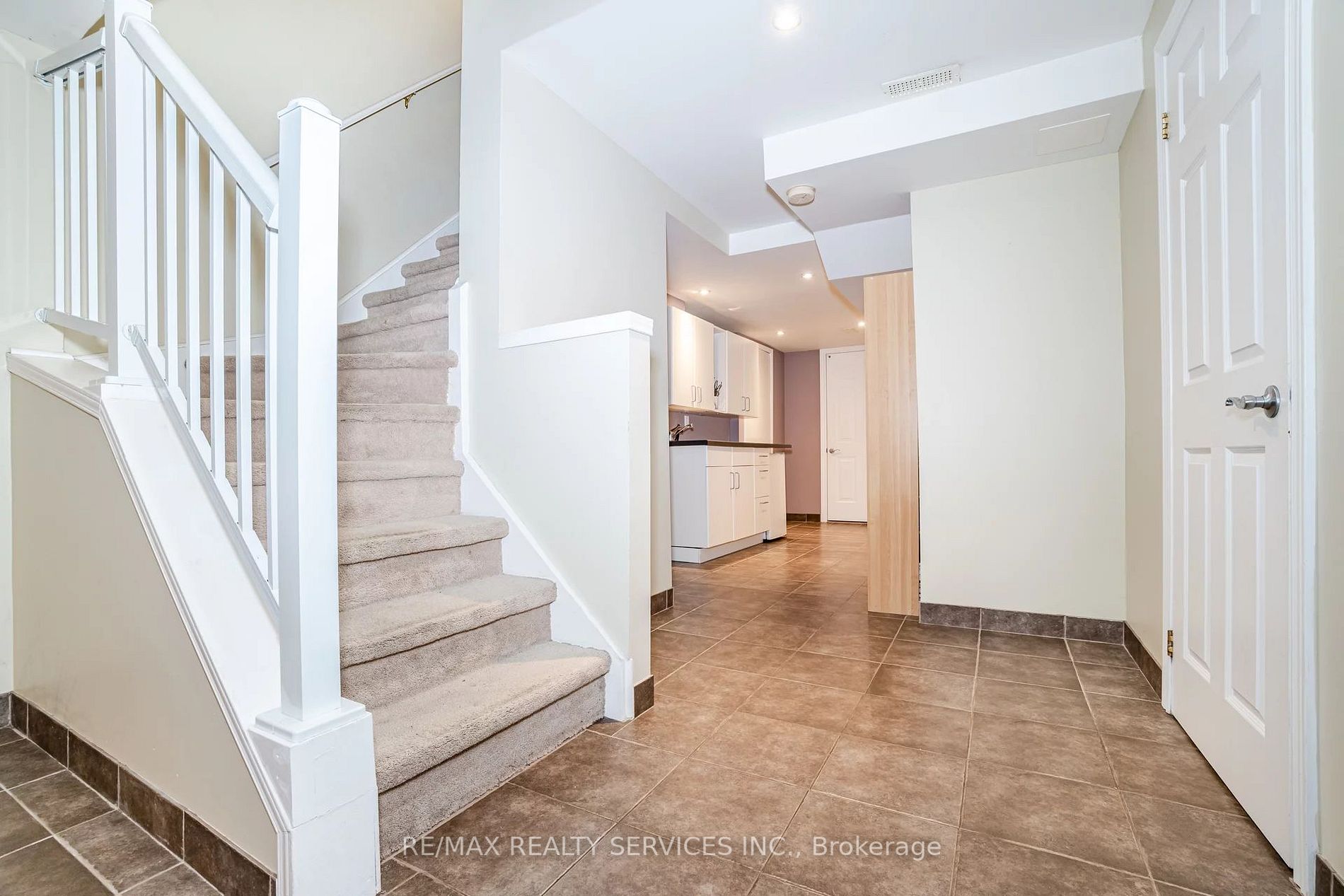 158 Marycroft Crt