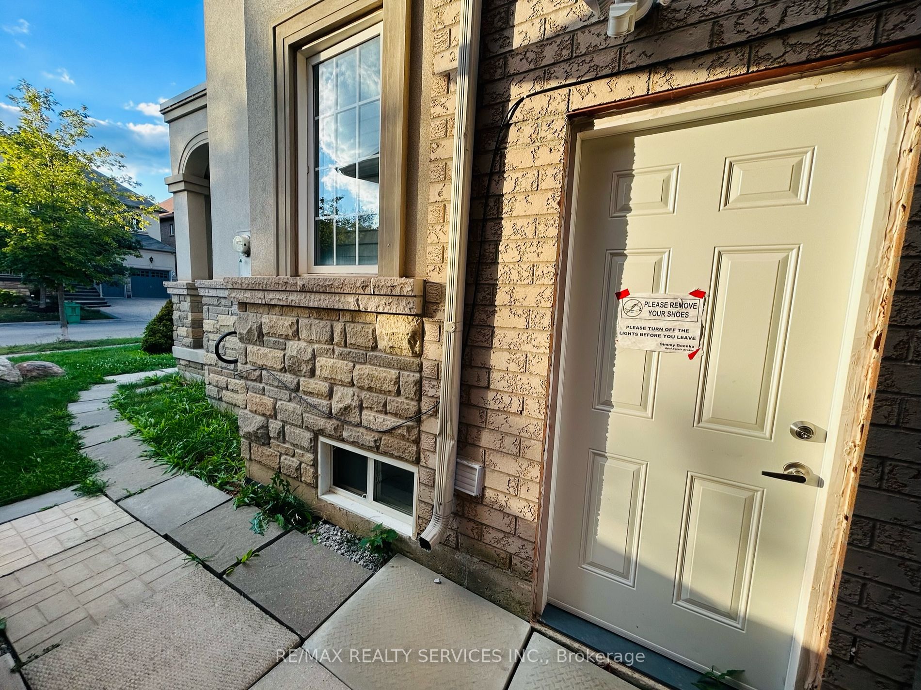 13 Black Diamond Cres, #Bsmt