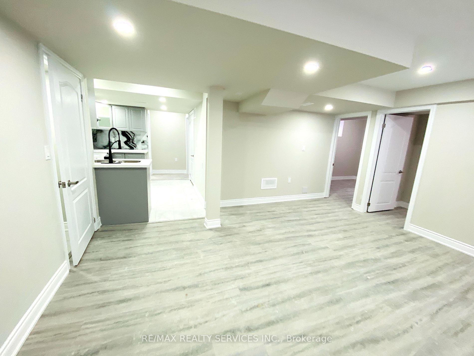 13 Black Diamond Cres, #Bsmt