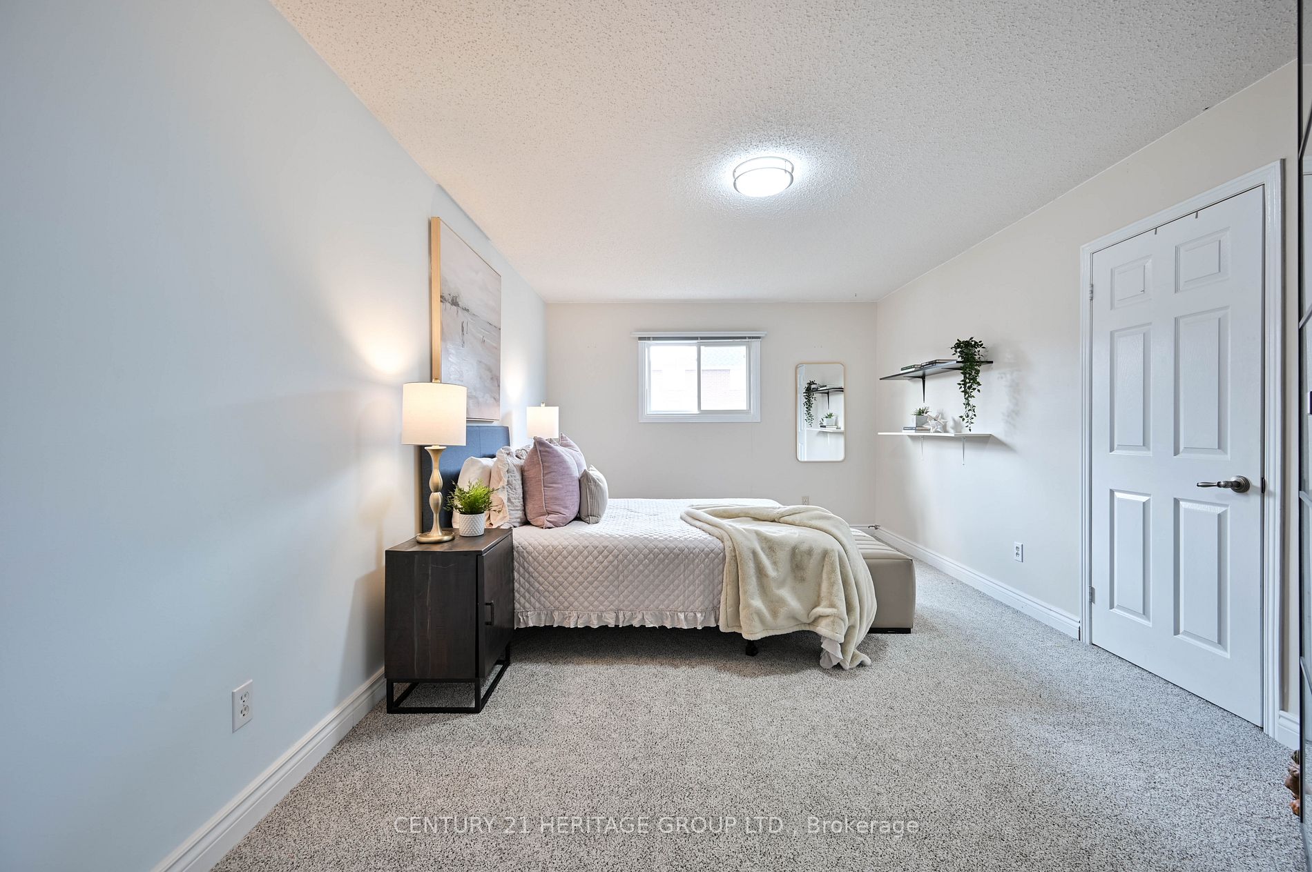 18 Egan Cres