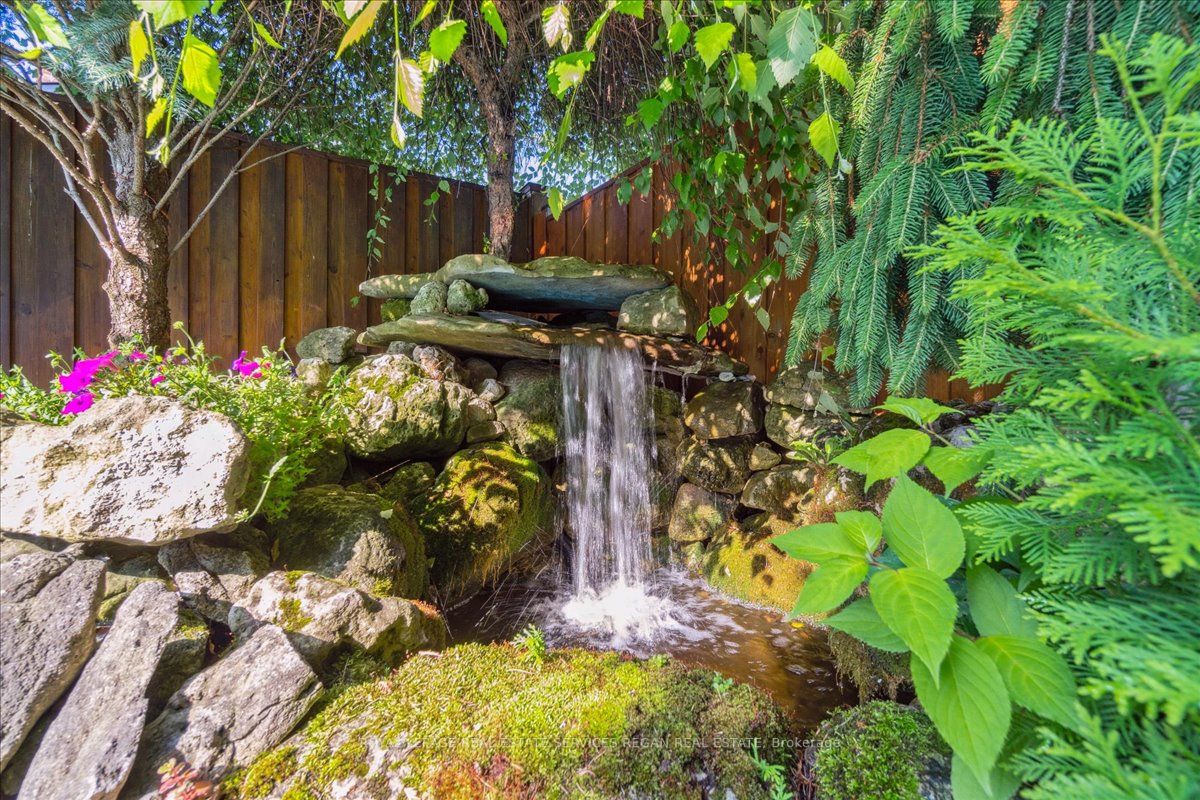 2059 Kawartha Cres