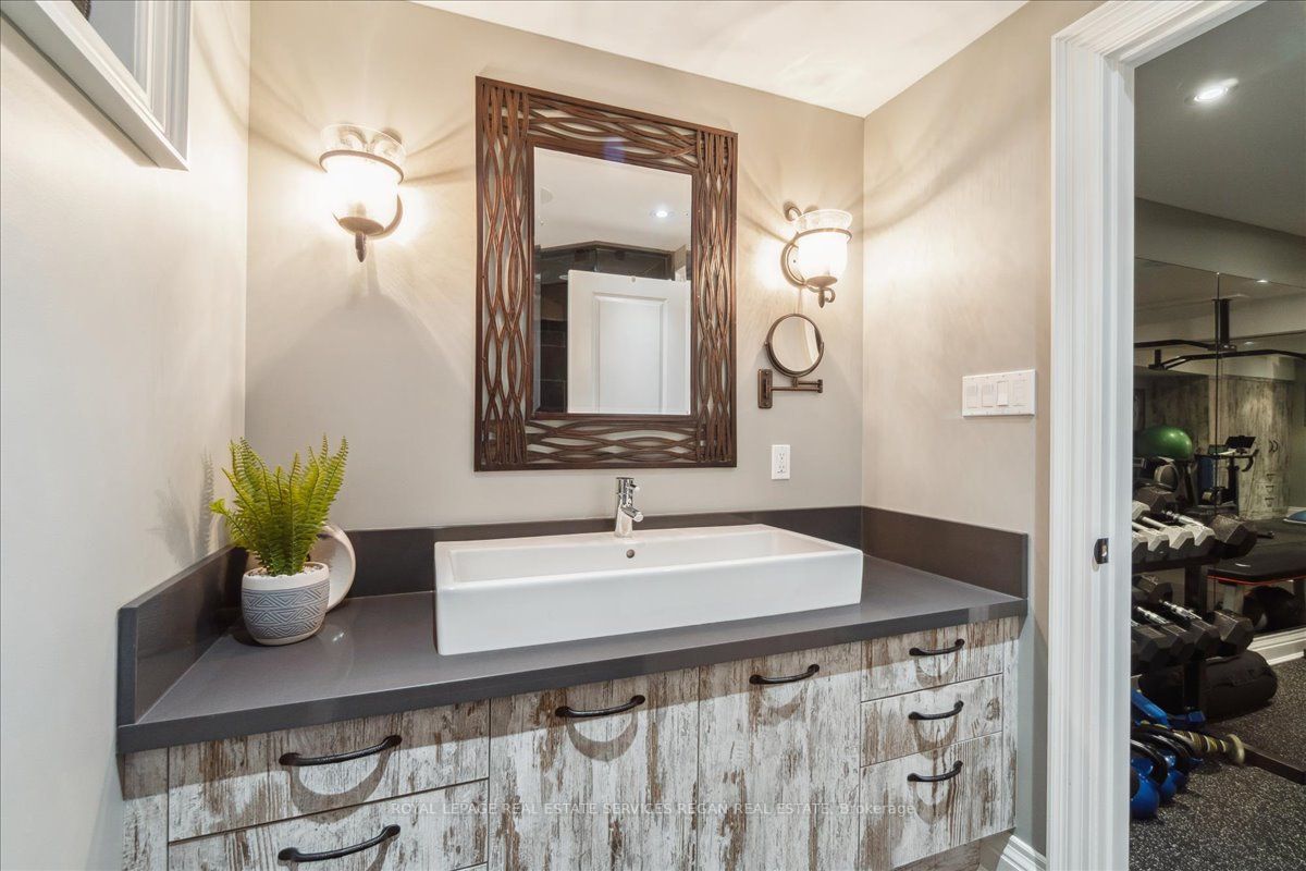 2059 Kawartha Cres