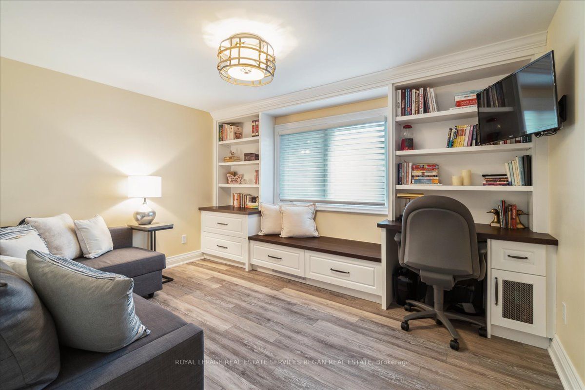 2059 Kawartha Cres