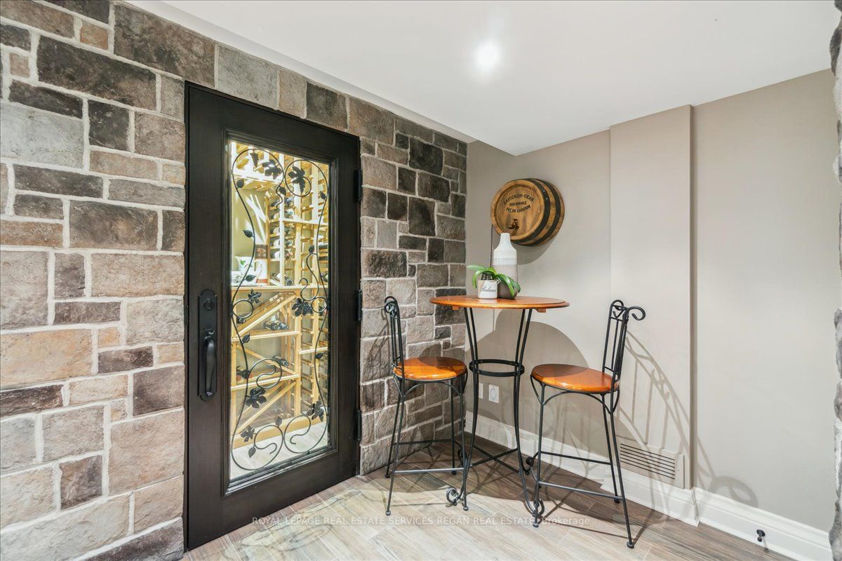 2059 Kawartha Cres