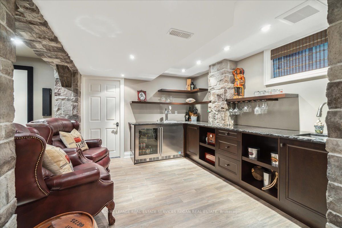 2059 Kawartha Cres