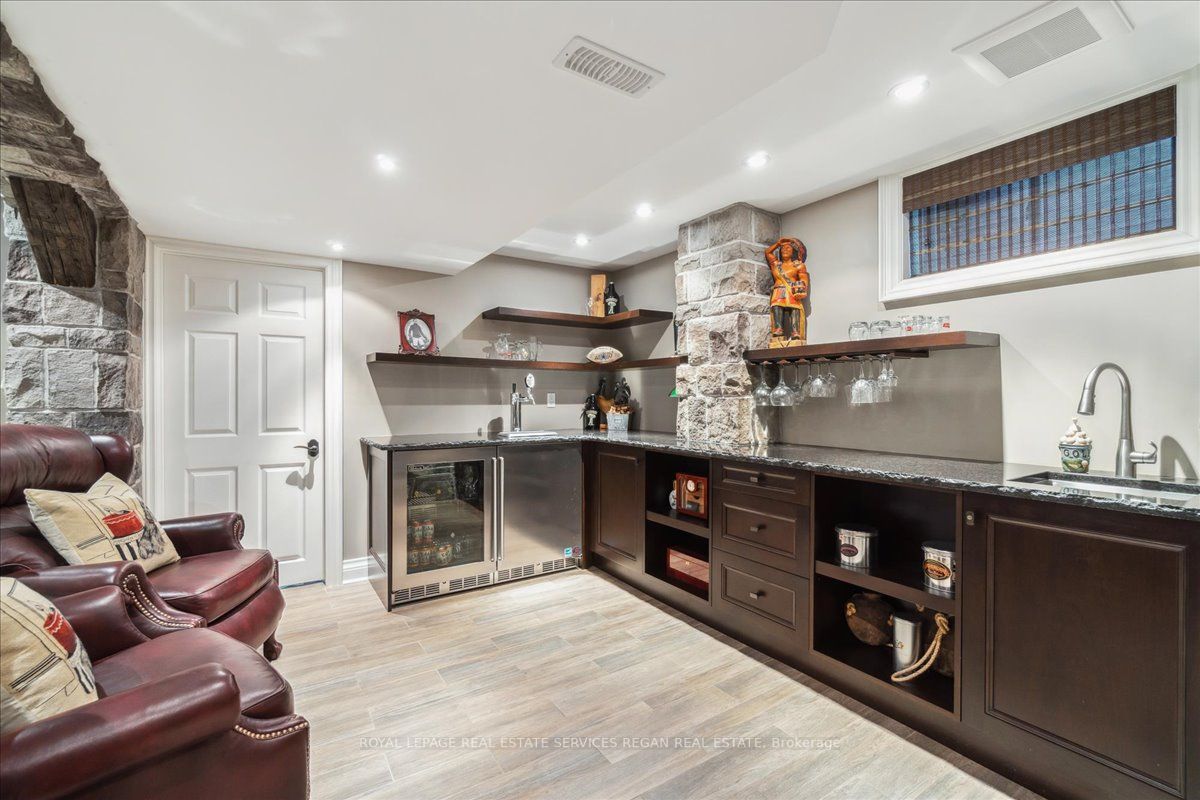 2059 Kawartha Cres