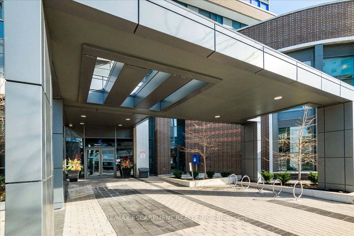 1 Hurontario St, #316