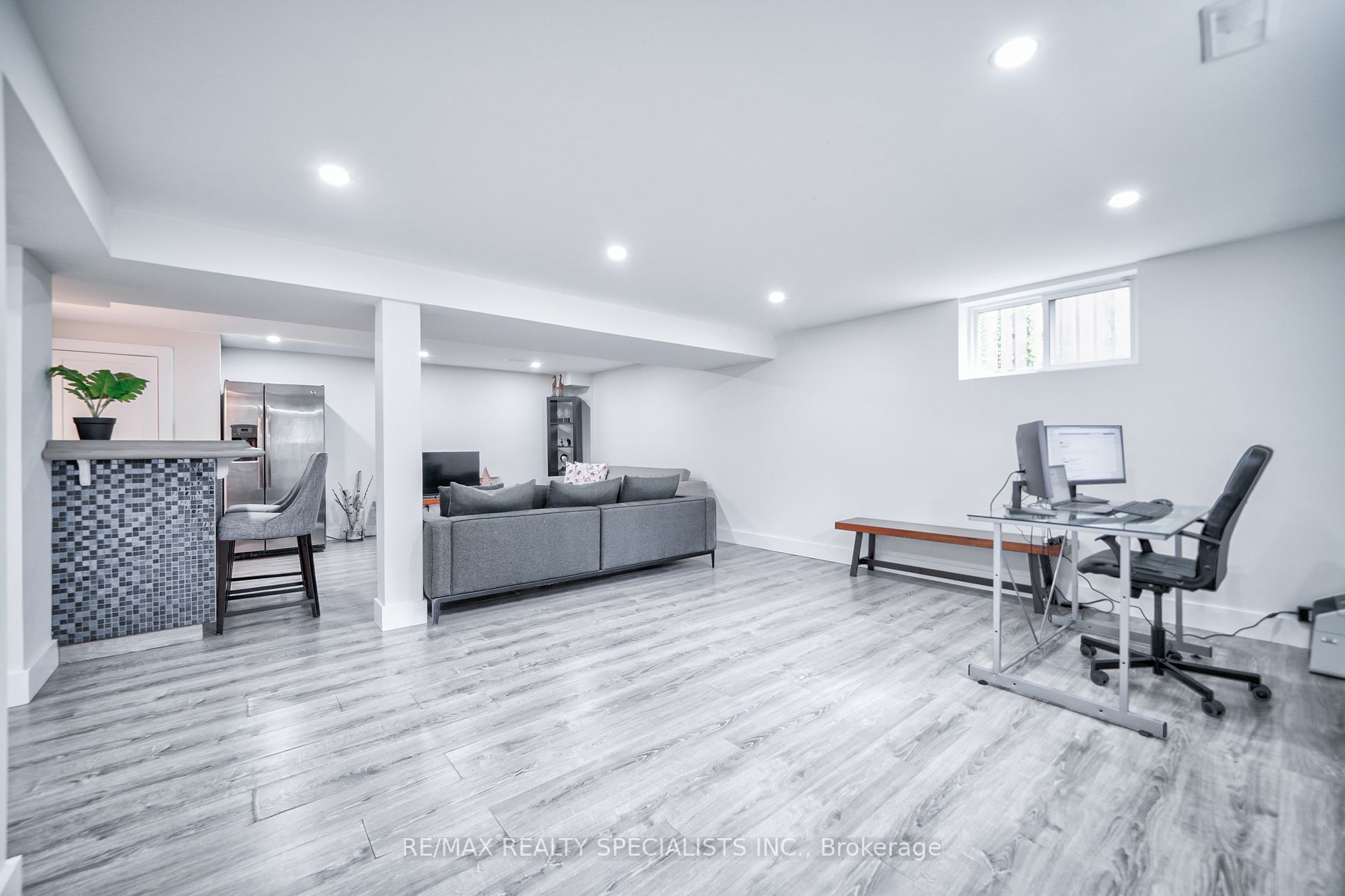 6043 Old Church Road