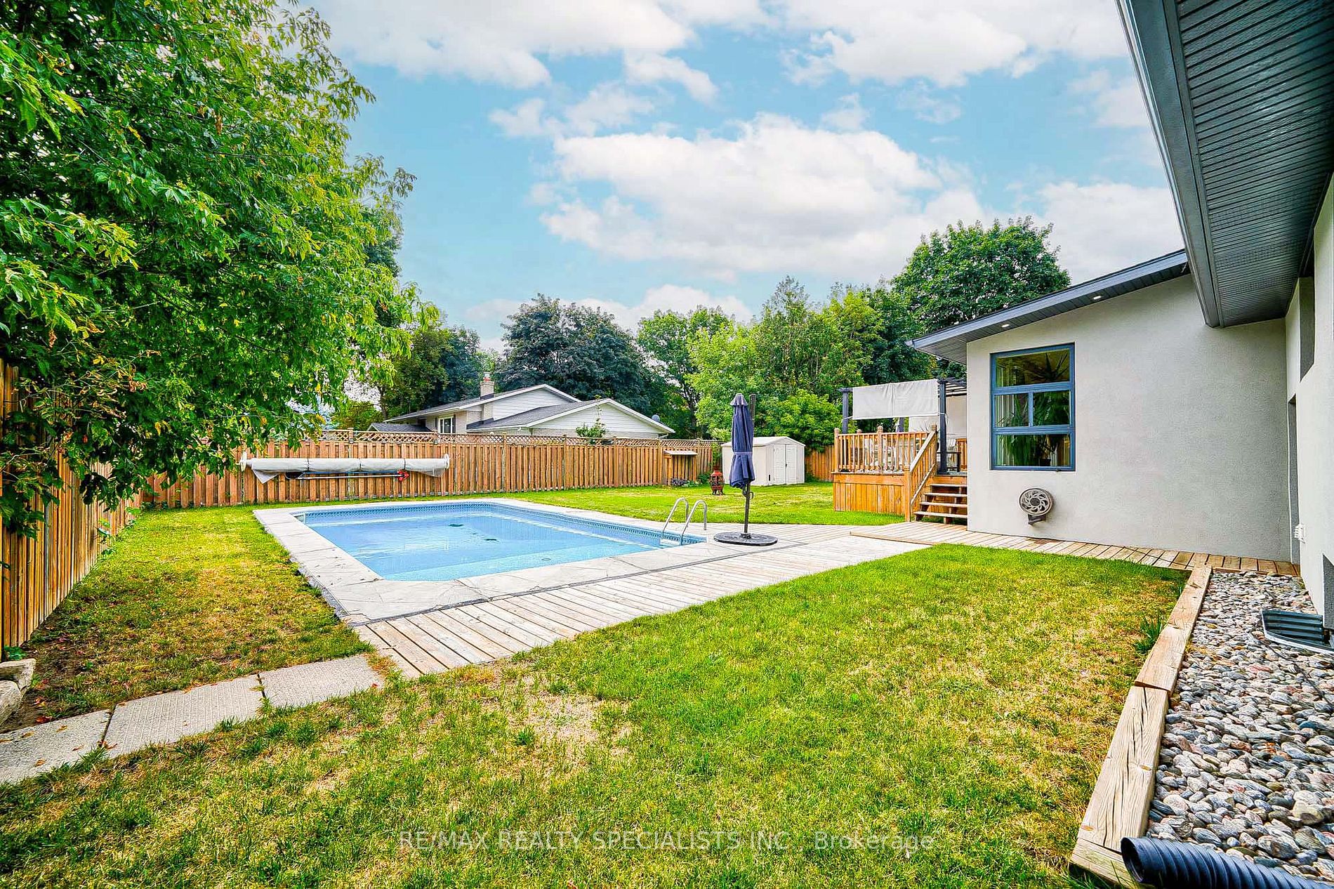 6043 Old Church Road