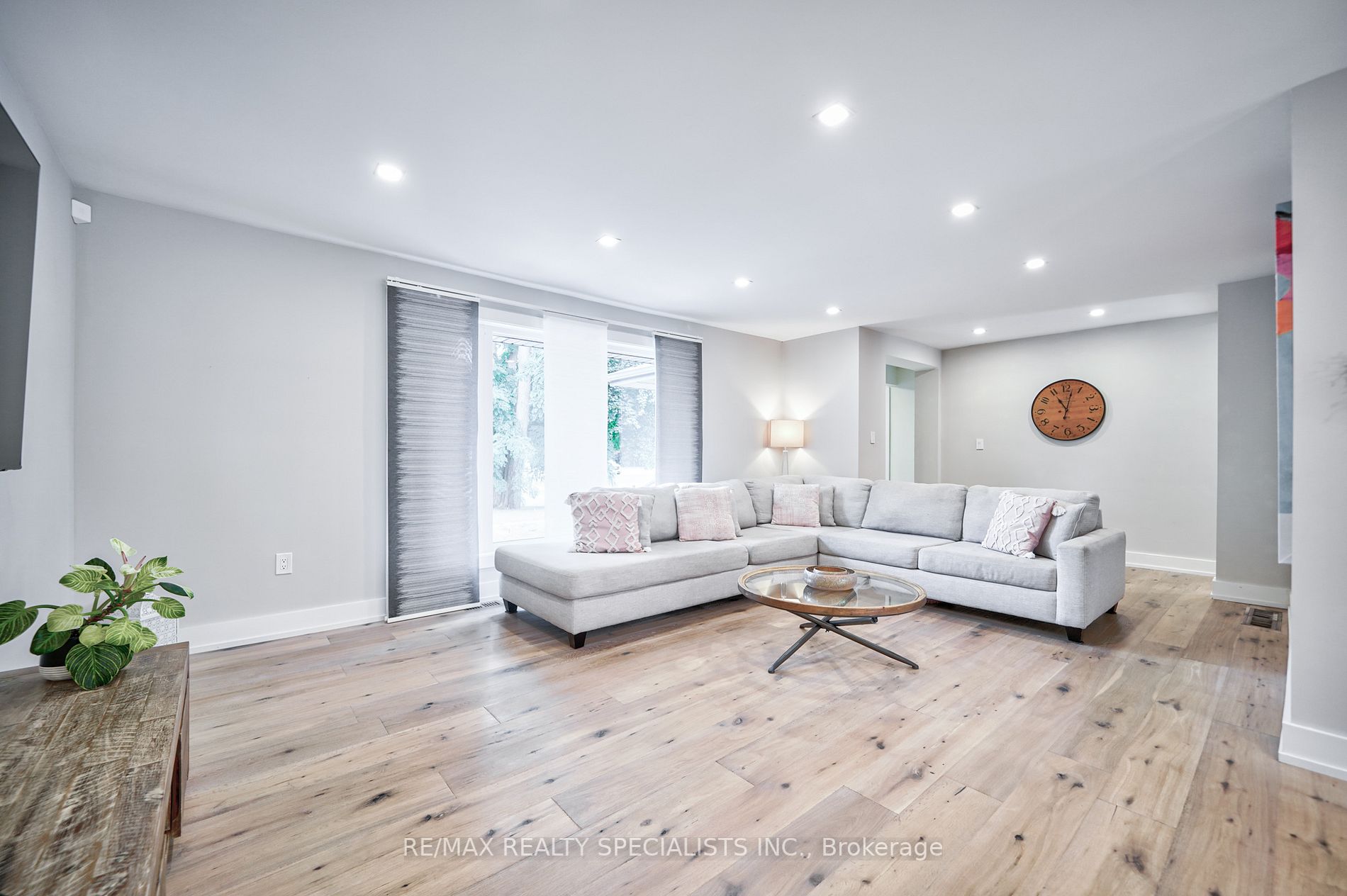 6043 Old Church Road
