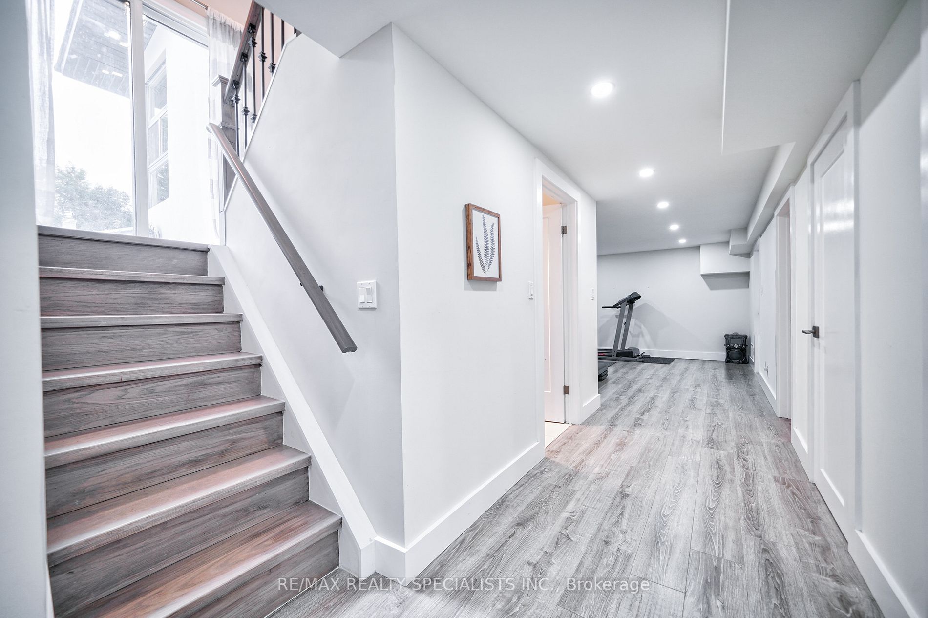 6043 Old Church Road