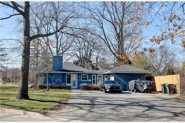 1271 Lorne Park Rd, Mississauga