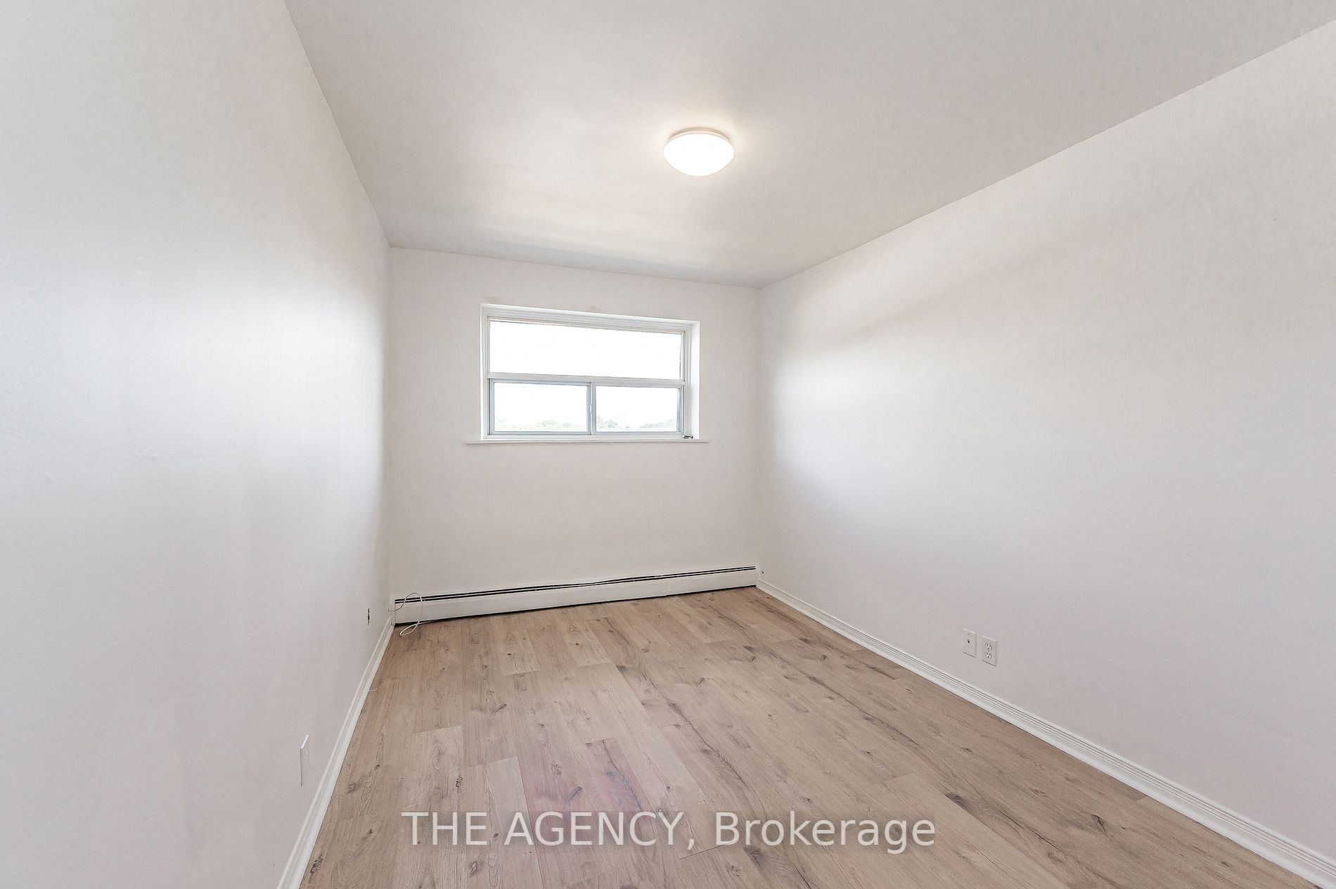 2411 New St, #407