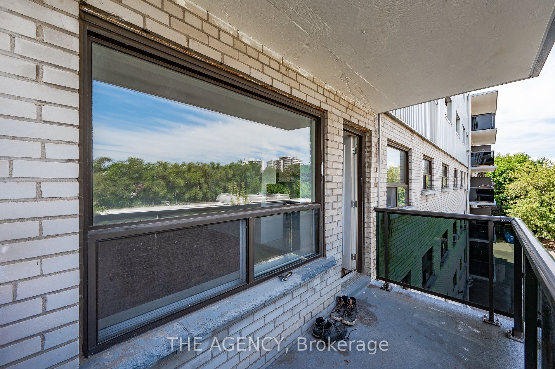 2411 New St, #407