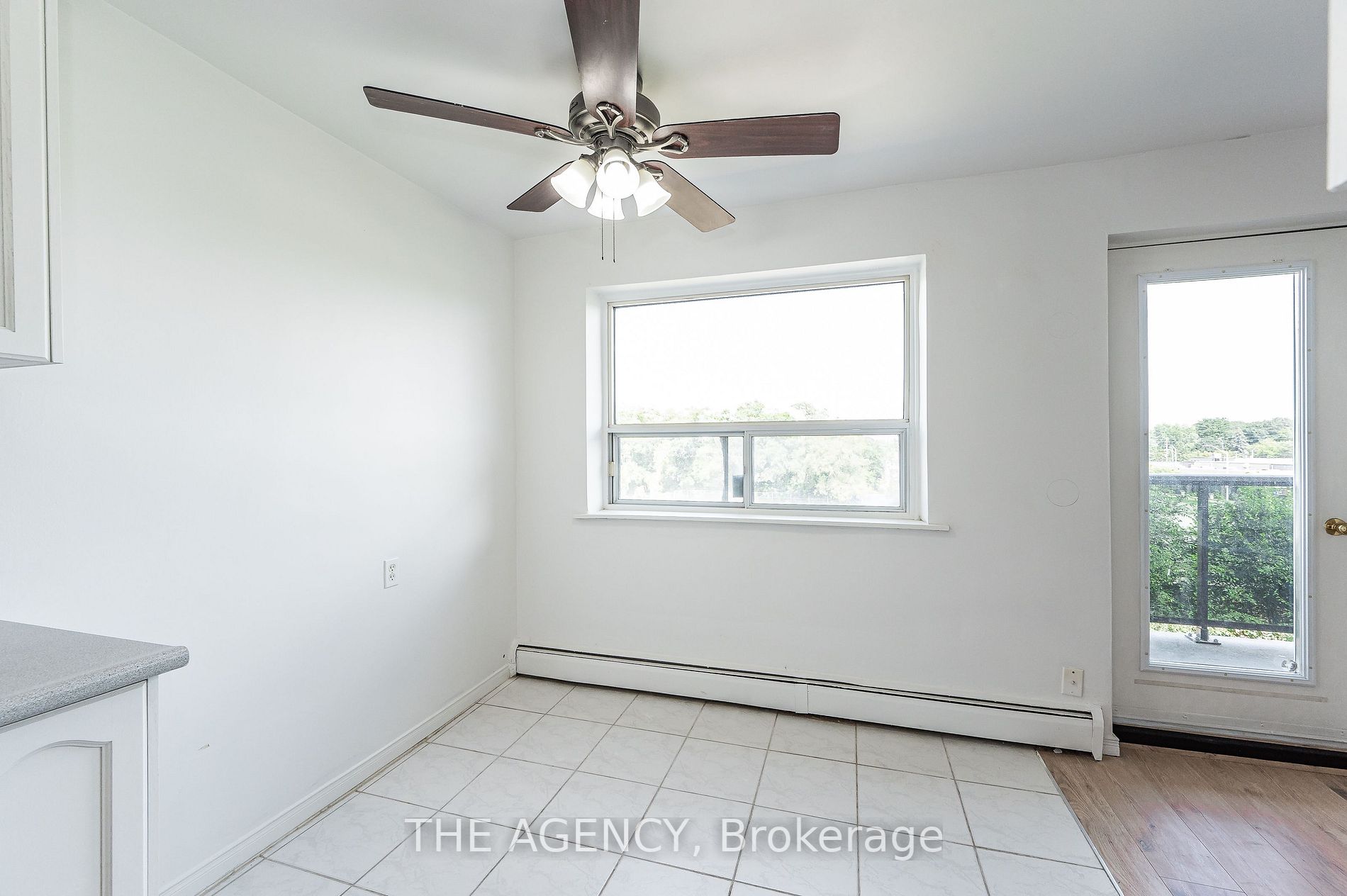 2411 New St, #407