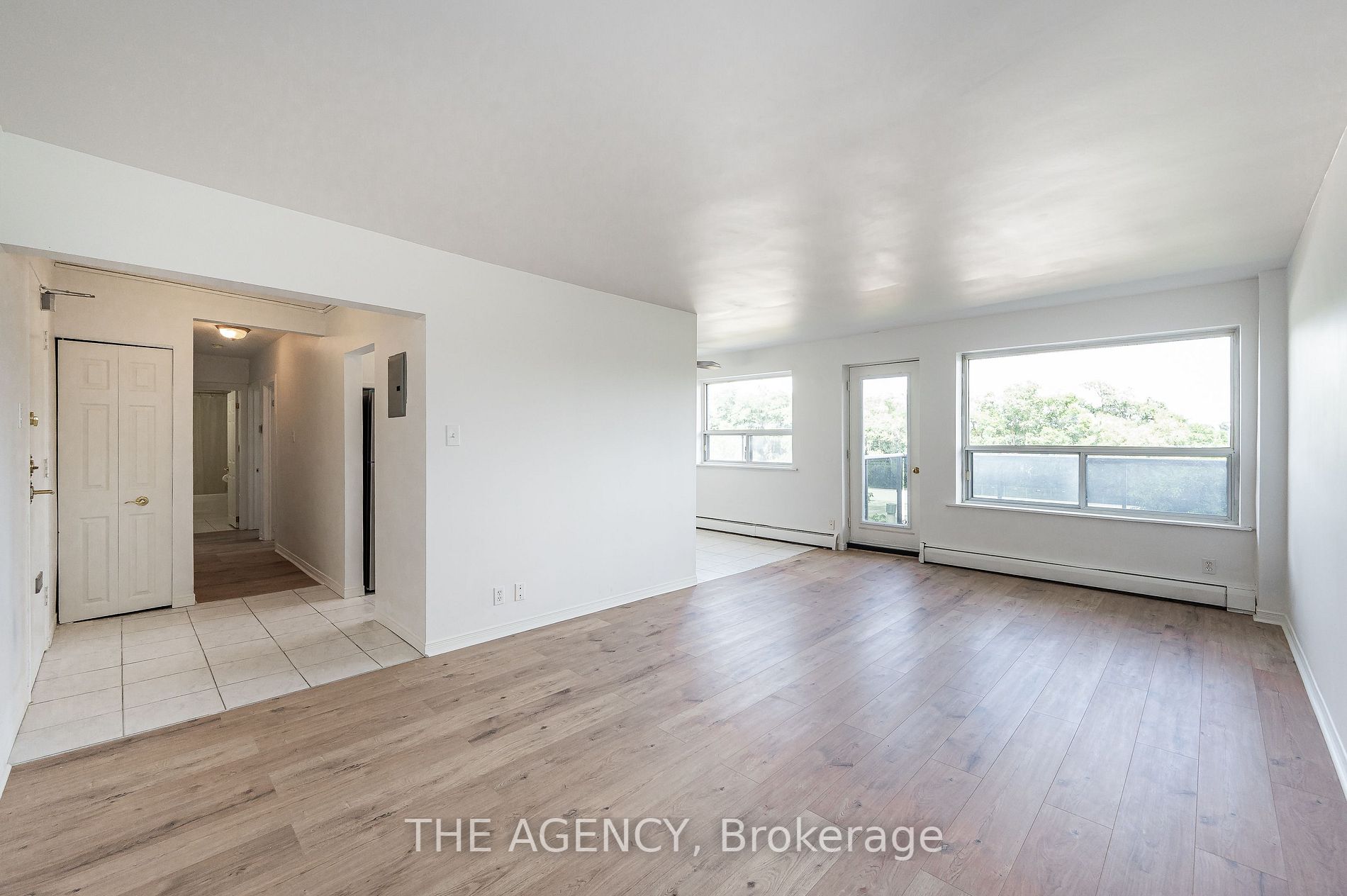 2411 New St, #407