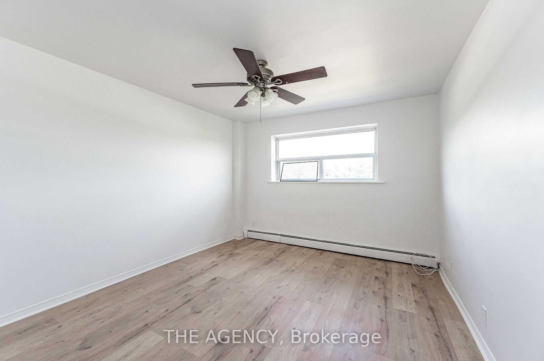 2411 New St, #407
