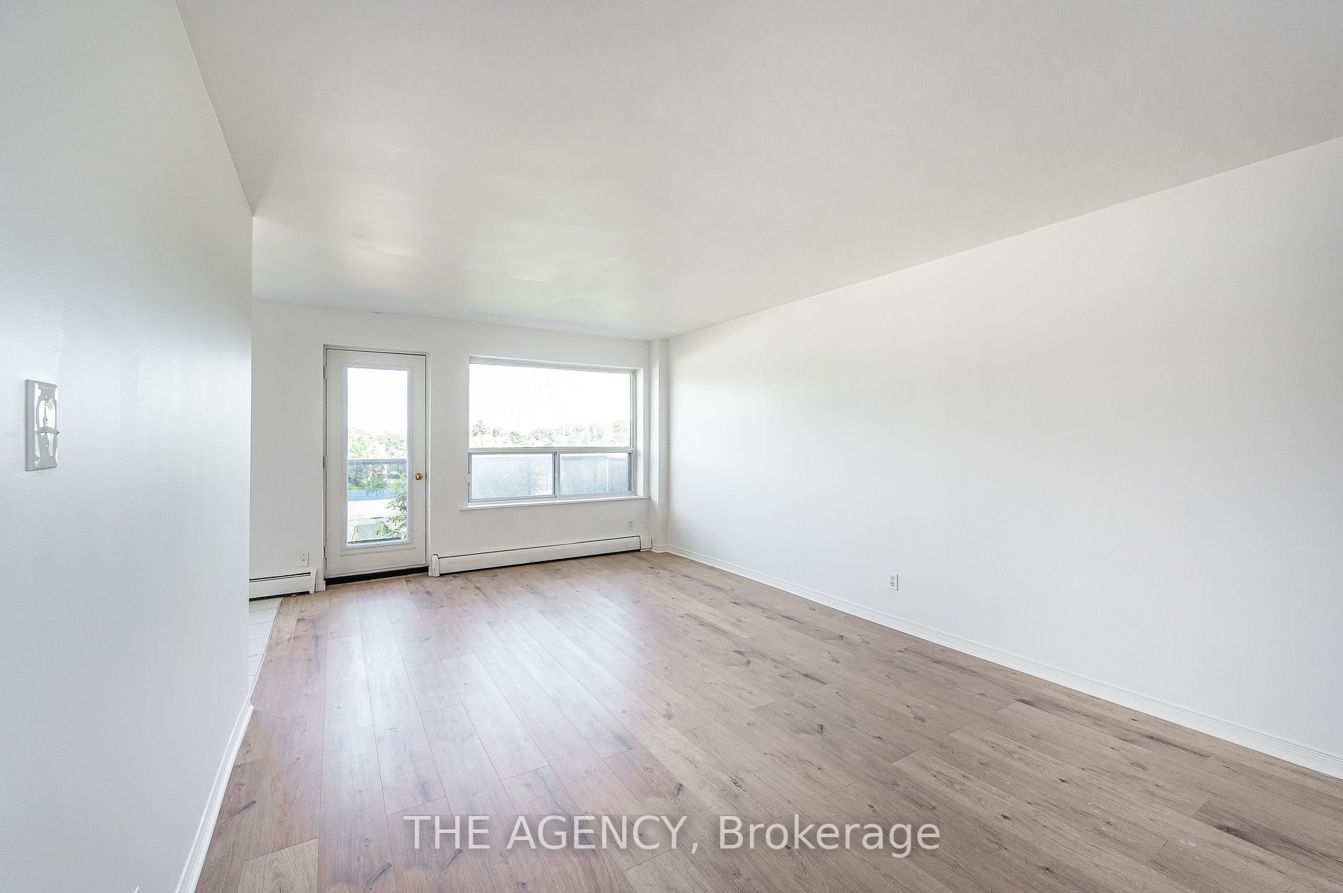 2411 New St, #407