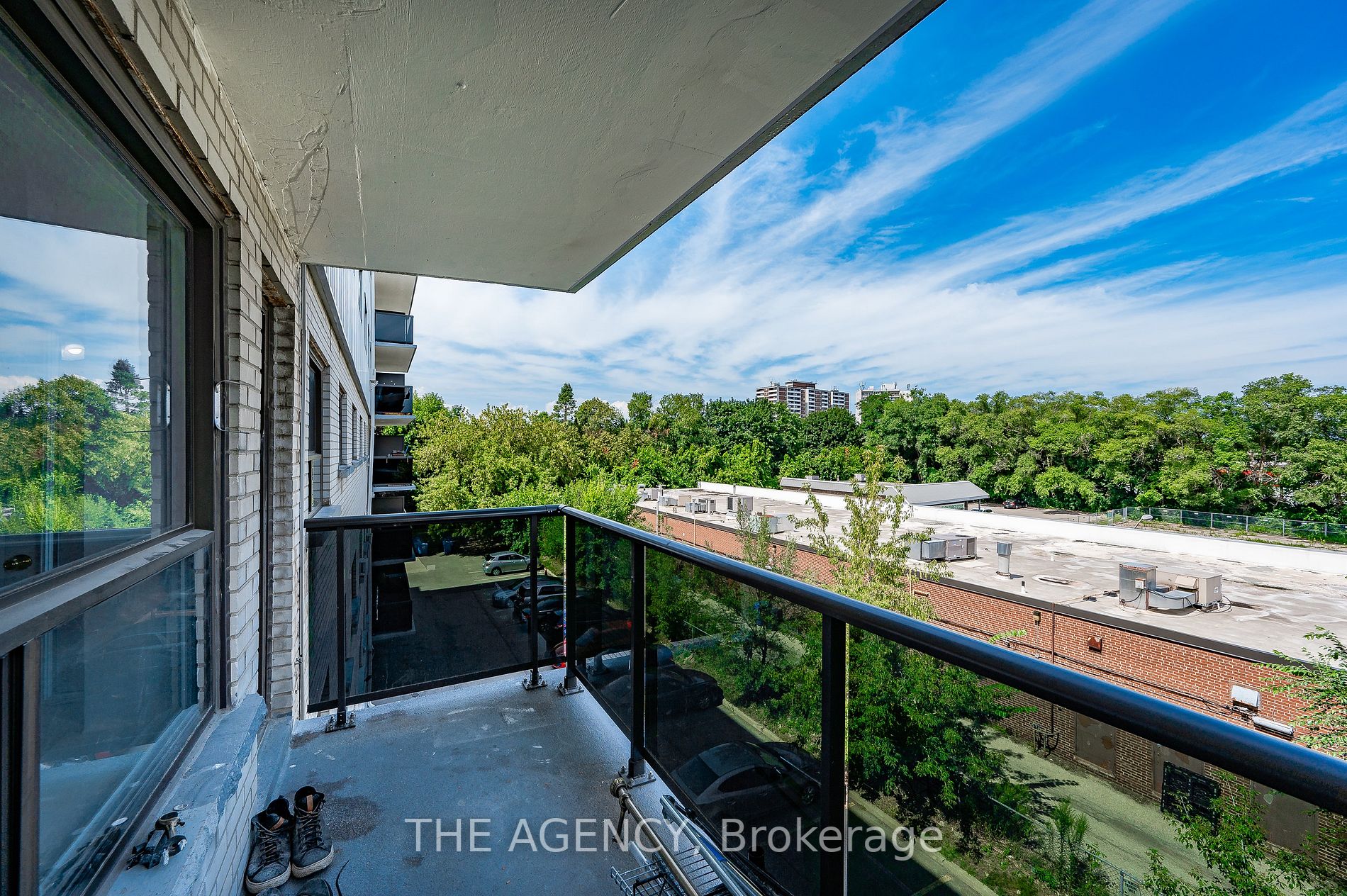 2411 New St, #407