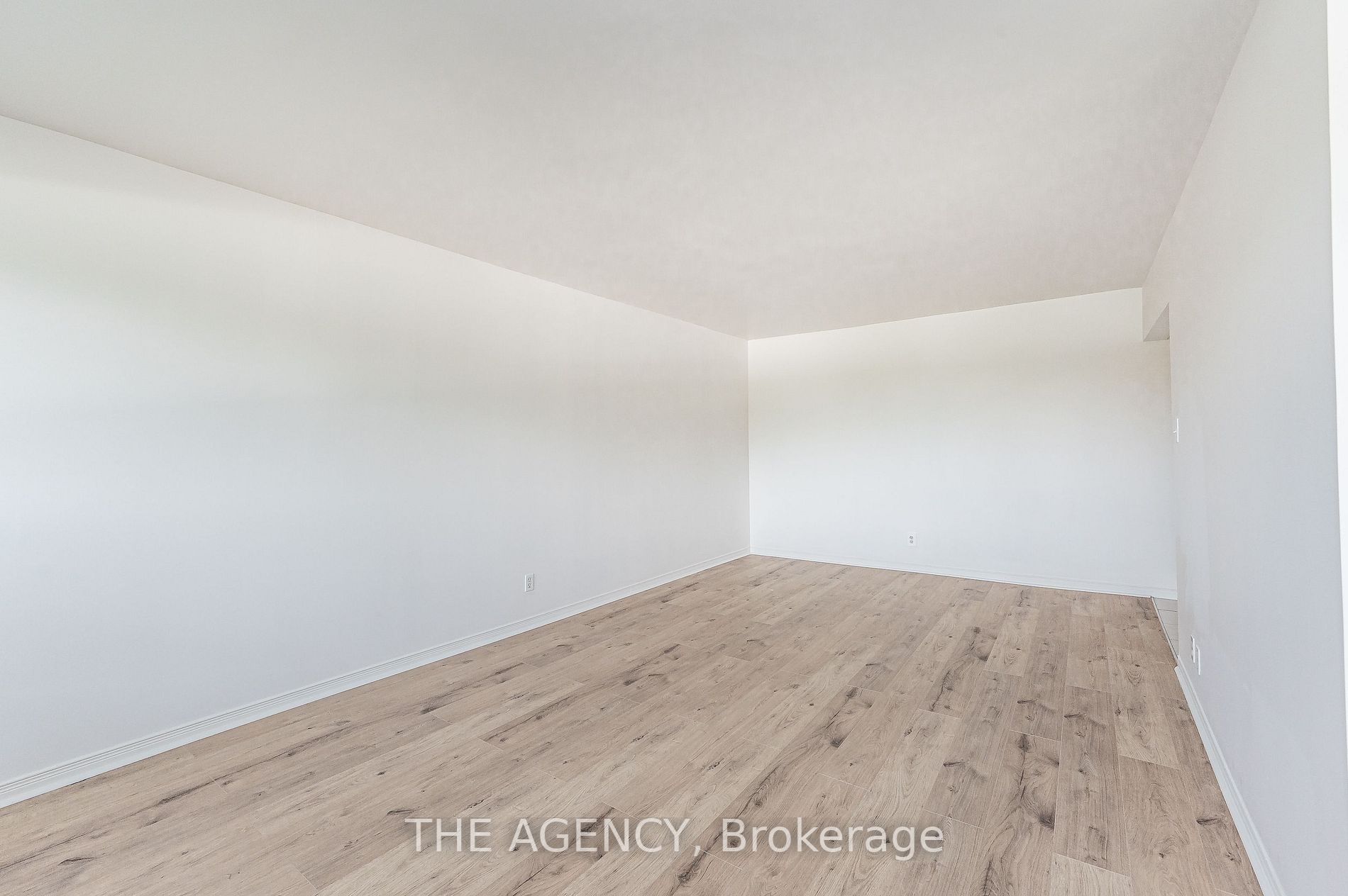 2411 New St, #407