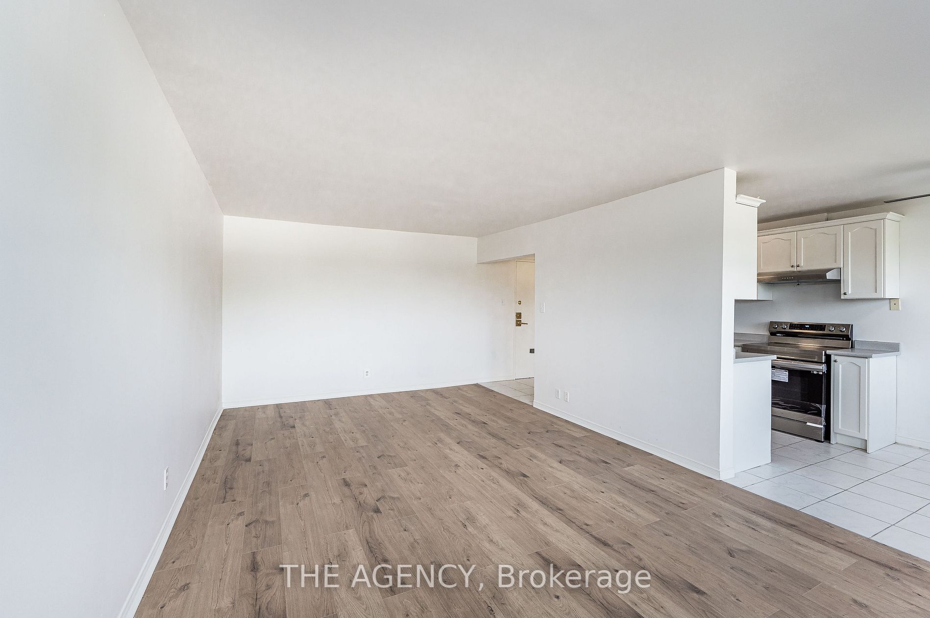 2411 New St, #407