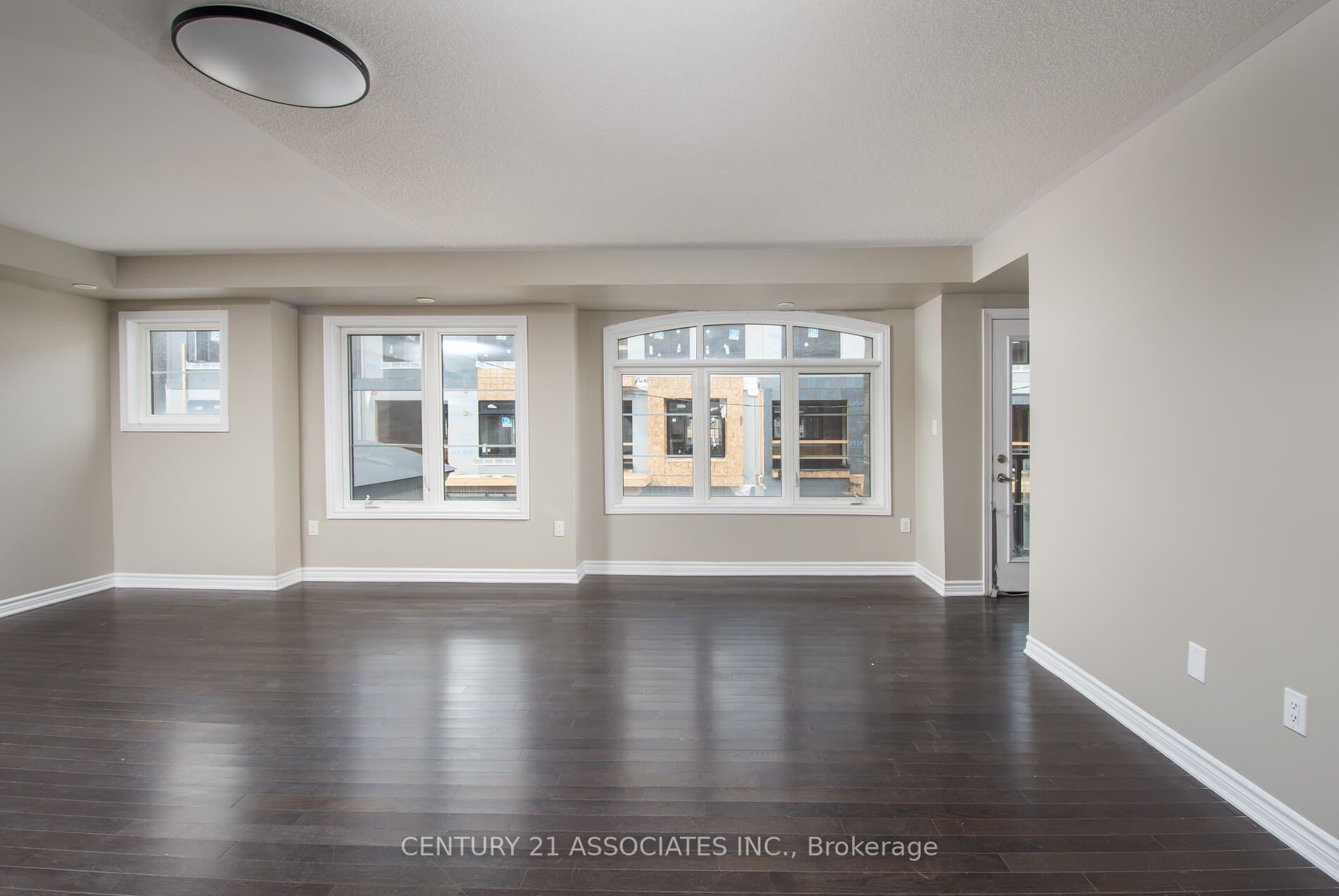 200 Veterans Dr, #20