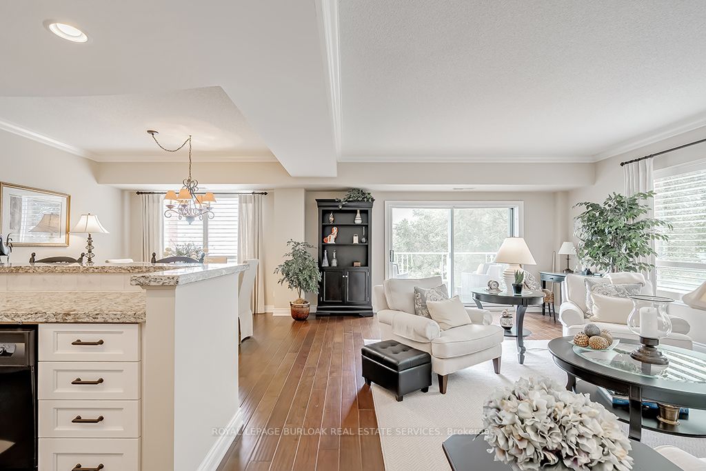 5194 Lakeshore Rd, #507