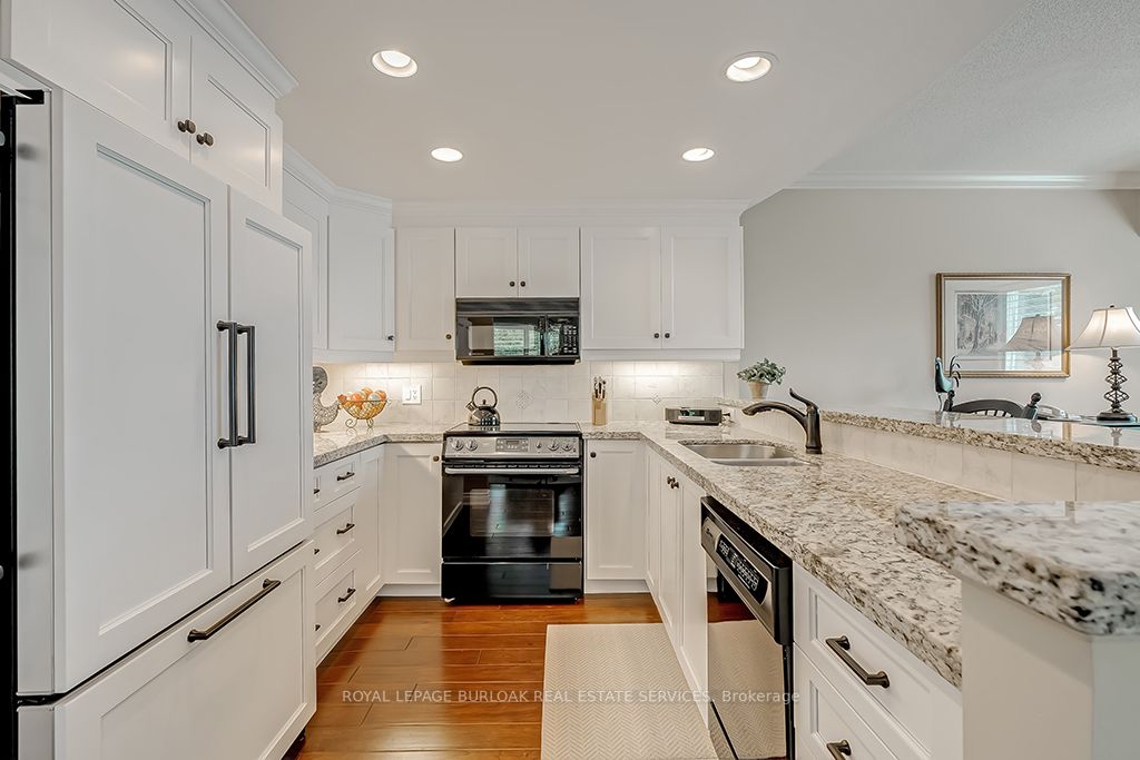 5194 Lakeshore Rd, #507