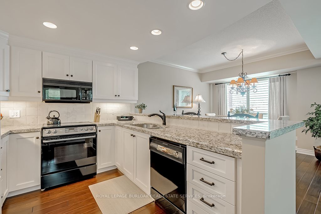 5194 Lakeshore Rd, #507