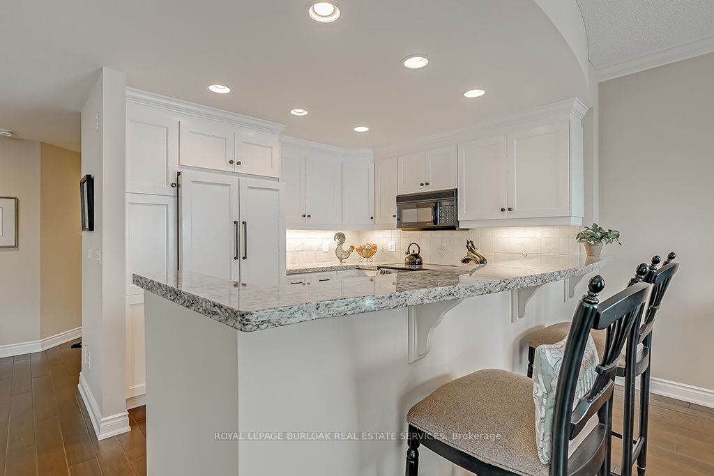 5194 Lakeshore Rd, #507