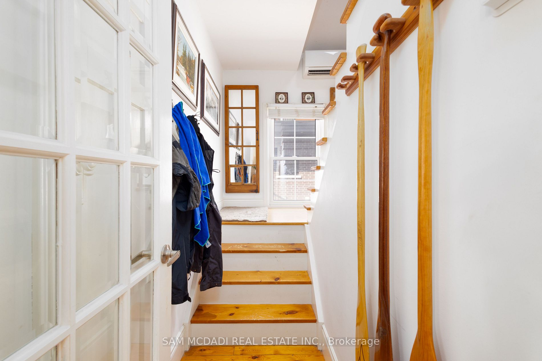 63 Maple Ave S