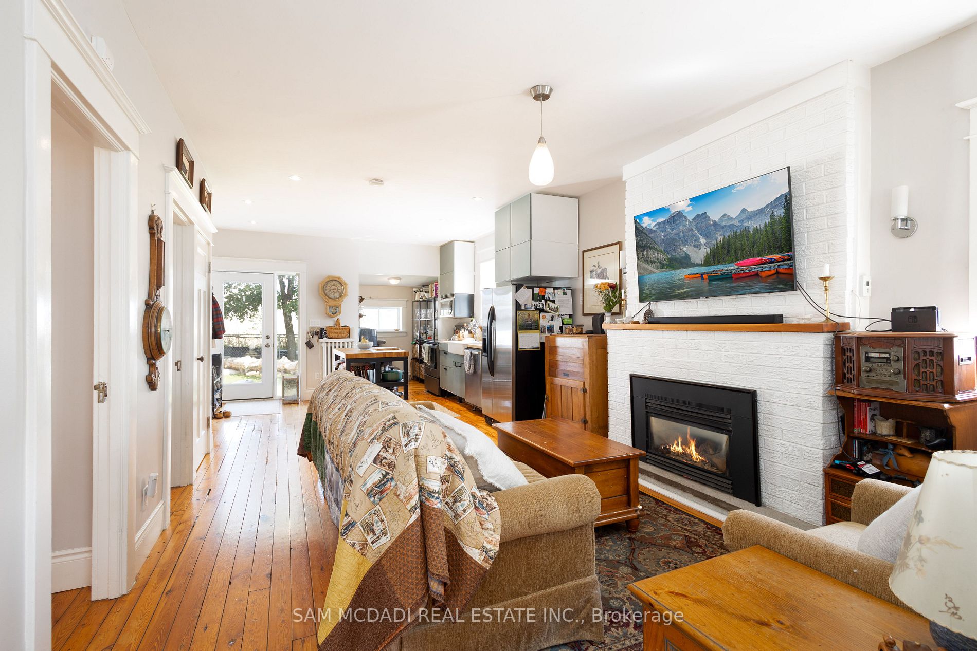 63 Maple Ave S