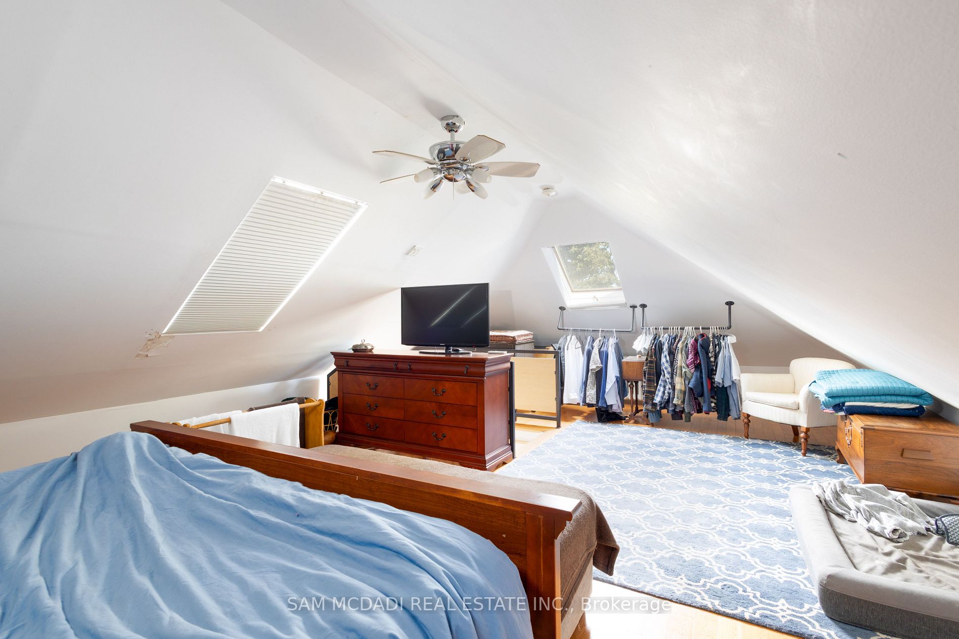 63 Maple Ave S