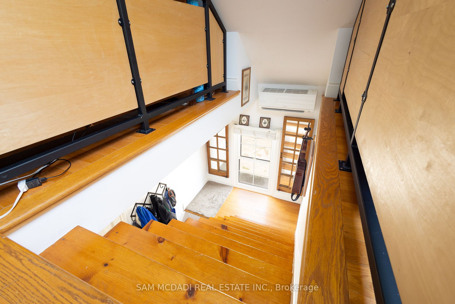 63 Maple Ave S
