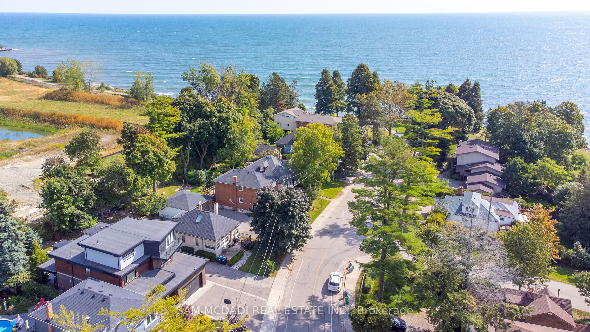 63 Maple Ave S