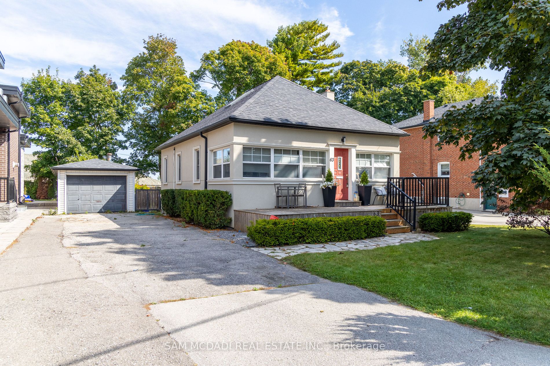 63 Maple Ave S