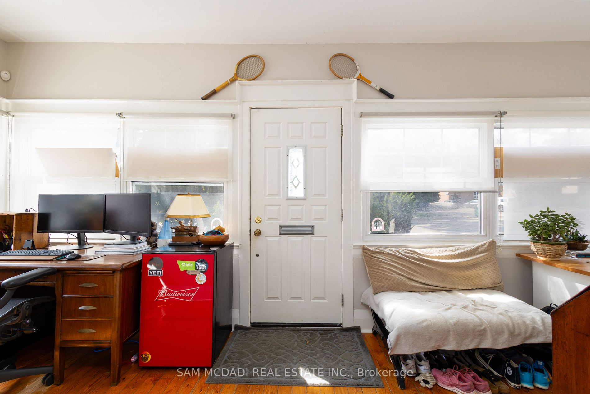 63 Maple Ave S