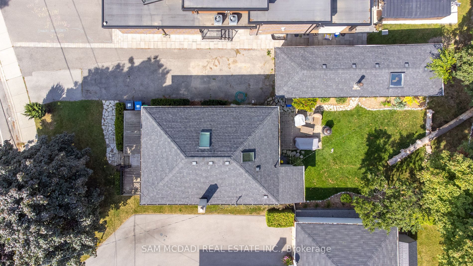 63 Maple Ave S