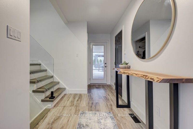 220 Thomas Crt