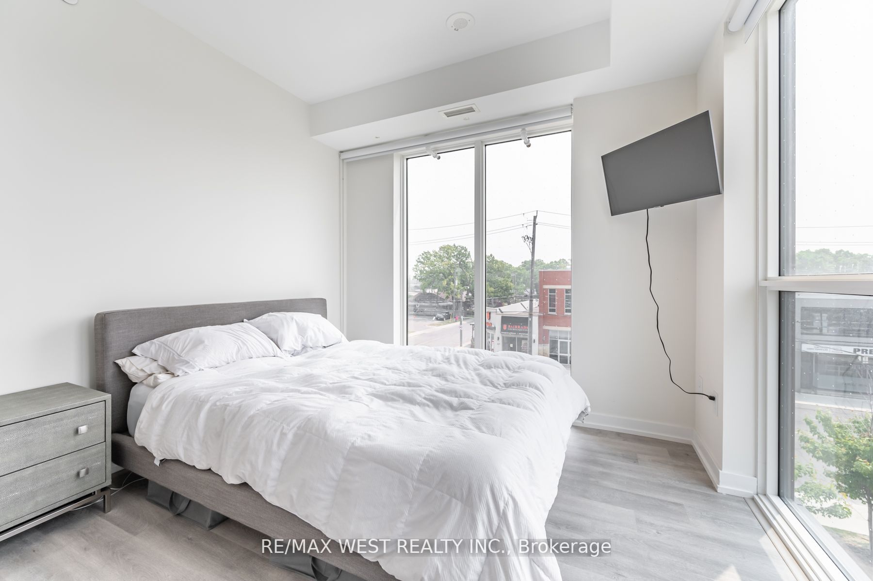 2300 St Clair Ave W, #303