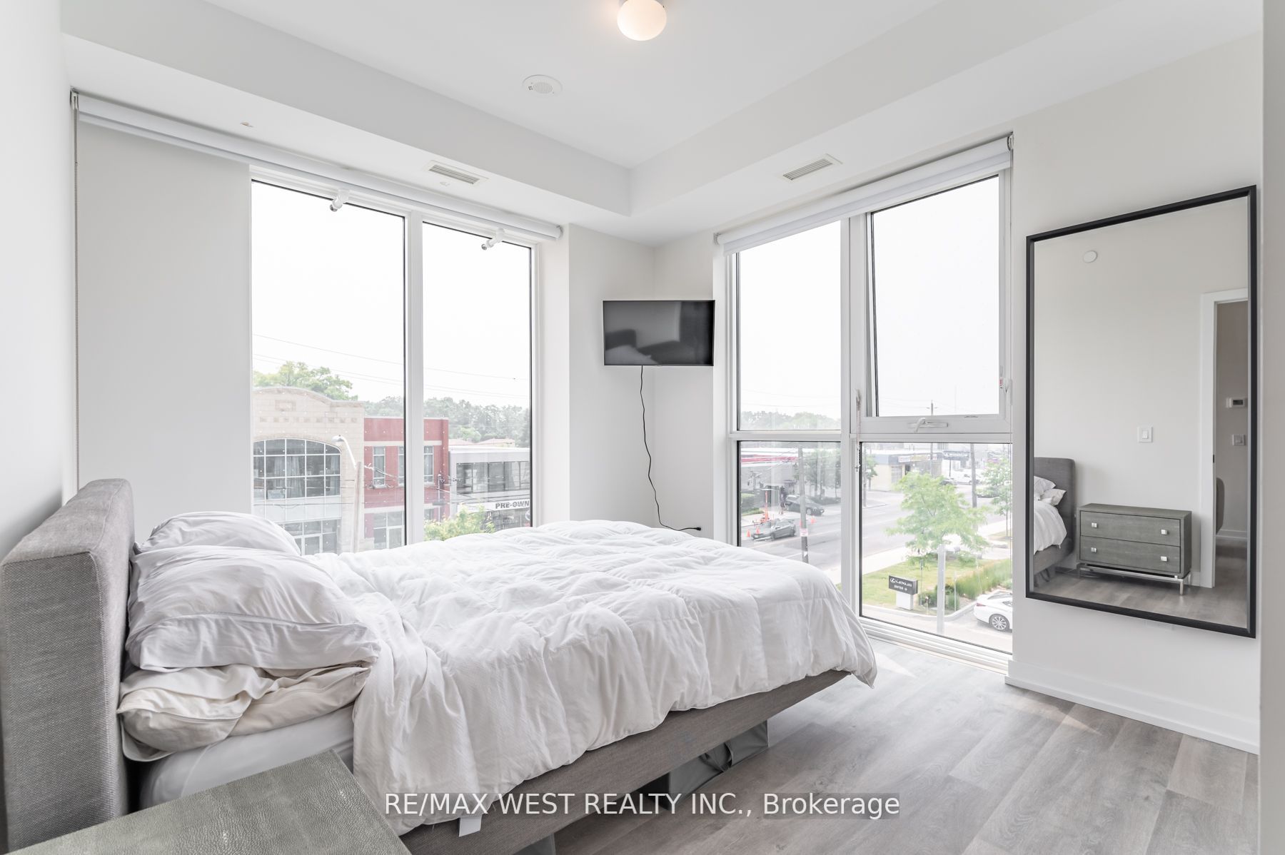 2300 St Clair Ave W, #303